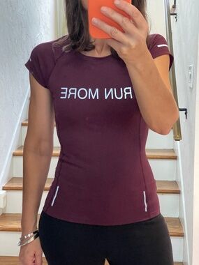 Monoprix Run More burgundy stretch jersey sport T shirt women XS/S